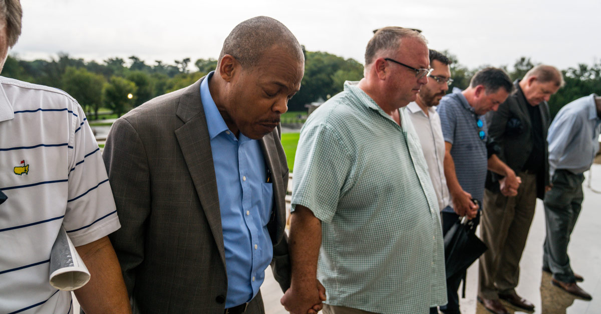 How Inspiring Leaders Build Unity in the Workplace